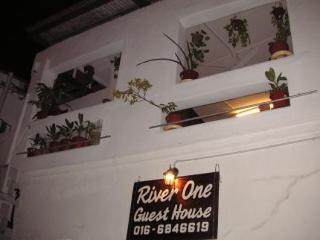 River One Hostel *